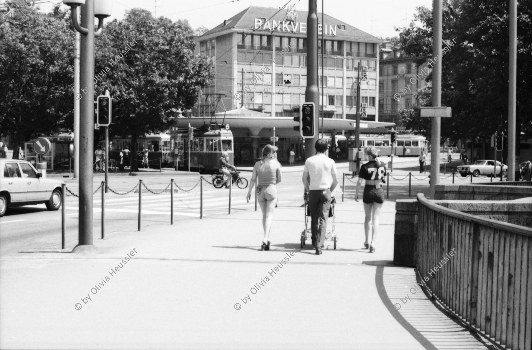 Image of sheet 19800372 photo 24: Dampfschifffahrt auf dem Zürichsee auf der 'Möve' und Wädenswil'. Junge zieht Fisch an Rute aus dem See. Leute beim Sonnenbaden auf Wiese und in Bad. Für Blick. Fischerrute Zürich Schweiz Suisse 1980 Switzerland lake ship steamer