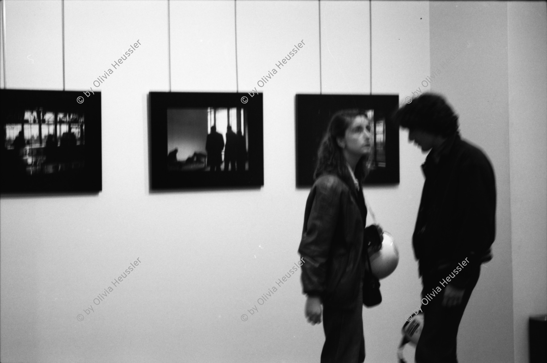 Image of sheet 19800420 photo 21: In der Fotoaustellung mit Martegani Antonella. Centre Pompidou. Beaubourg. Paris Frankreich 1980