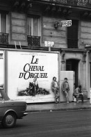 Image of sheet 19800420 photo 35: Arbeiter vor Plakatwand. Le Cheval d'Orgueil. Paris Frankreich 1980
France