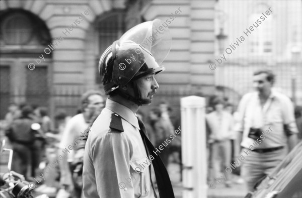 Image of sheet 19800430 photo 14: Polizei Einheiten in Paris, Frankreich 1980.