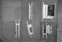 Image of sheet 19800481 photo 18: Kinder bestaunen Deutsches Polizei Theater im Volkshaus mit Polli Richter. 23.09.80. Besetzung Bewegung Fraumünsterkirche. Orgel behängt mit Transpi. Transparent 'AJZ'.Eingang auch. Zürich 1980
Jugendbewegung Bewegig AJZ Zürcher Jugendunruhen Demonstrationen