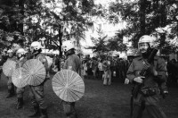Image of sheet 19800490 photo 2: Die Polizei verhindert am 11. Oktober 1980 auf der Pestalozziwiese in Zuerich einen friedlichen Protest der Jugendbewegung.
Bewegig AJZ Zürcher Jugendunruhen Demonstrationen
youth movement