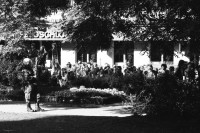 Image of sheet 19800490 photo 32: Die Polizei verhindert am 11. Oktober 1980 auf der Pestalozziwiese in Zuerich einen friedlichen Protest der Jugendbewegung und verhaftet viele.
Bewegig Zürcher Jugendunruhen Demonstrationen
youth movement