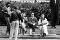 Image of sheet 19800490 photo 36: Journalist*Innen beobachten wie die Polizei am 11. Oktober 1980 auf der Pestalozziwiese in Zuerich einen friedlichen Protest der Jugendbewegung verhindert.
Bewegig Zürcher Jugendunruhen Demonstrationen
youth movement Andy Ackermann, Paul Riniker, Josefa Haas, Sandro etc.