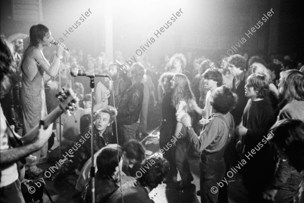 Image of sheet 19800502 photo 27: Jugendbewegung Bewegig AJZ Zürcher Jugendunruhen Demonstrationen
youth movement Zürich 1980 
Im Eisbrecher Nr. 6
Kulturleichen in die Rote Fabrik