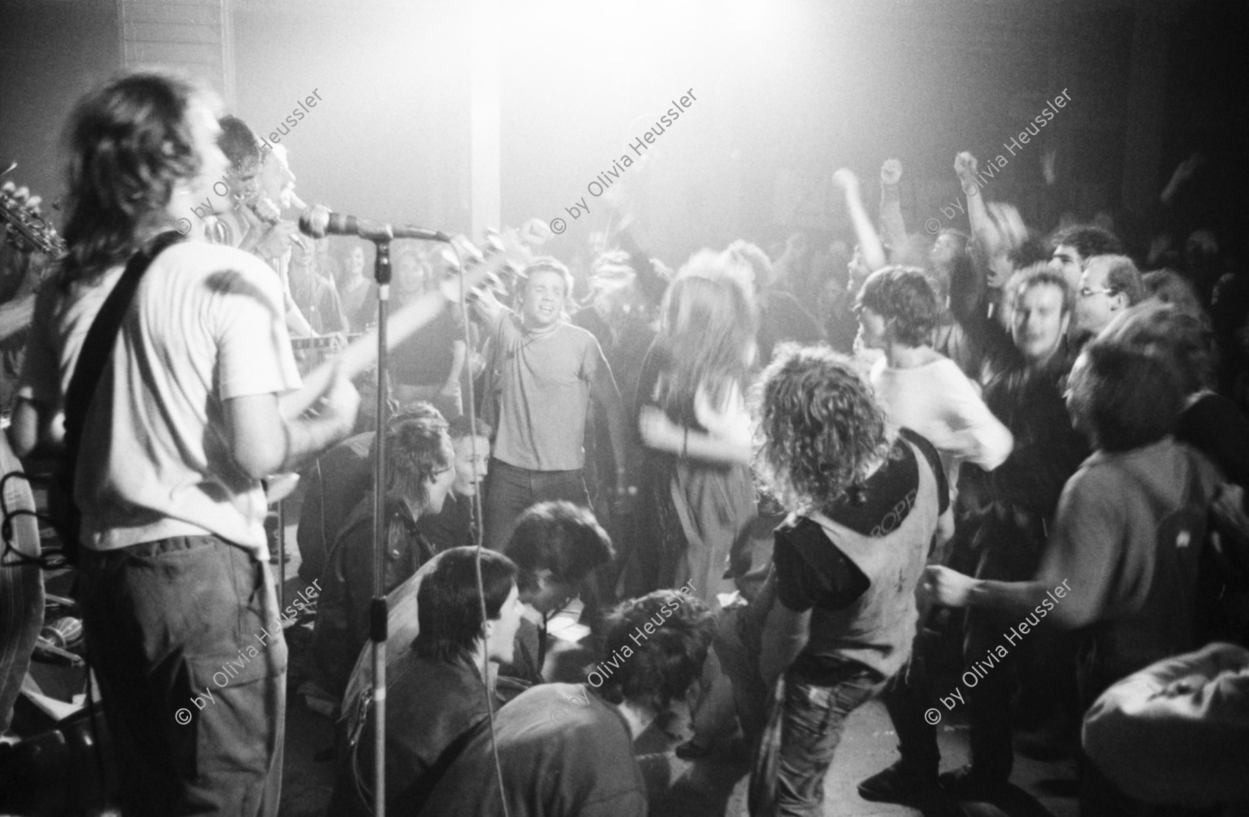 Image of sheet 19800502 photo 28: Konzert mit der  Deutschen Band Schroeder's Road Show, Aktionshalle Rote Fabrik, Zürich 1980.
Jugendbewegung Bewegig AJZ Zürcher Jugendunruhen Zürich Schweiz