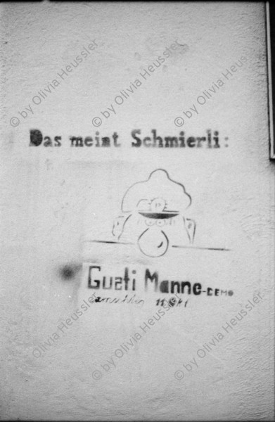 Image of sheet 19800511 photo 18: Demo 'Opernhaus raus aus der Roten fabrik'mit Roli Fischbacher. Maulwurf transpi.'AJZ und Amnestie statt Repression und Entlassungen 'Vor BGZ. 'Kulturleichen auf in die Rote Fabrik' 'Zürich einige Aufhellungen?' Nachtdemo in die Rote Fabrik. Protest youth movement Zürich Schweiz Switzerland 1980
Jugendbewegung Bewegig AJZ Zürcher Jugendunruhen Demonstrationen culture