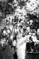 Image of sheet 19800511 photo 30: Demonstration 'Opernhaus raus aus der Roten fabrik' und Entlassungen 'Kulturleichen auf in die Rote Fabrik' Nachtdemo in die Rote Fabrik.
Youth movement Zürich 1980 √
Jugendbewegung Bewegig AJZ Zürcher Jugendunruhen Demonstrationen