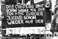 Image of sheet 19800520 photo 8: Kinder und Familie und Elterndemo. 'Eltern fürs AJZ' Das Christkind steht schon wieder vor der Tür und  die Zürcher Jugend schon wieder auf der Strasse'
Jugendbewegung Bewegig AJZ Zürcher Jugendunruhen Demonstrationen
Zürich youth movement 1980 √