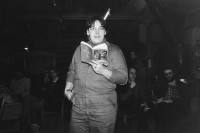 Image of sheet 19800590 photo 8: Marianne Berna an ihrer Buchvernissage für den ersten Zürcher Stadtführer «Züri fürs Volk» im Eco Verlag erschienen, Tigel.  Zürich 1980