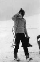 Image of sheet 19800600 photo 17: Dreharbeiten für Karussell DRS «Der Eisbrecher» Film von Urs Wäckerli im Schnee mit Palme und Eisbär. Eisbrecher Redaktion wird im Schnee aufgestellt mit Koni Frei Michel Hüttner Punky Markus Kenner Roli Fischbacher Pucci Antonella Martegani Fredi Alfred Meier u.v.a. Müllersendung im TV DRS mit Fredi Meier Hayat Aldin Emilie Lieberherr.
Jugendbewegung Bewegig AJZ Zürcher Jugendunruhen Demonstrationen

Dreharbeiten zur Reportage über die Redaktion des Eisbrechersvon Urs Wäckerli «Der Eisbrecher», dem offiziellen Organ der Zürcher Jugendbewegung 1980 Schweiz Switzerland film Filmproduktion youth movement

© Olivia Heussler / www.clic.li