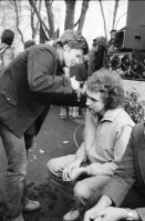 Image of sheet 19800660 photo 9: Vor AJZ. Herstellung von Bewegungs Fotobuch Photobuch. 'Verlag ohne Zukunft' an der Baslerstrasse mit Dieter Oswald, li.Malou von Muralt, mi, Daniel Schäublin re. ganz li. Andi Zai.  Demo 24.12.80 vor AJZ. Stürmung AJZ. Von oben.
Jugendbewegung Bewegig AJZ Zürcher Jugendunruhen Demonstrationen Zürich 1980