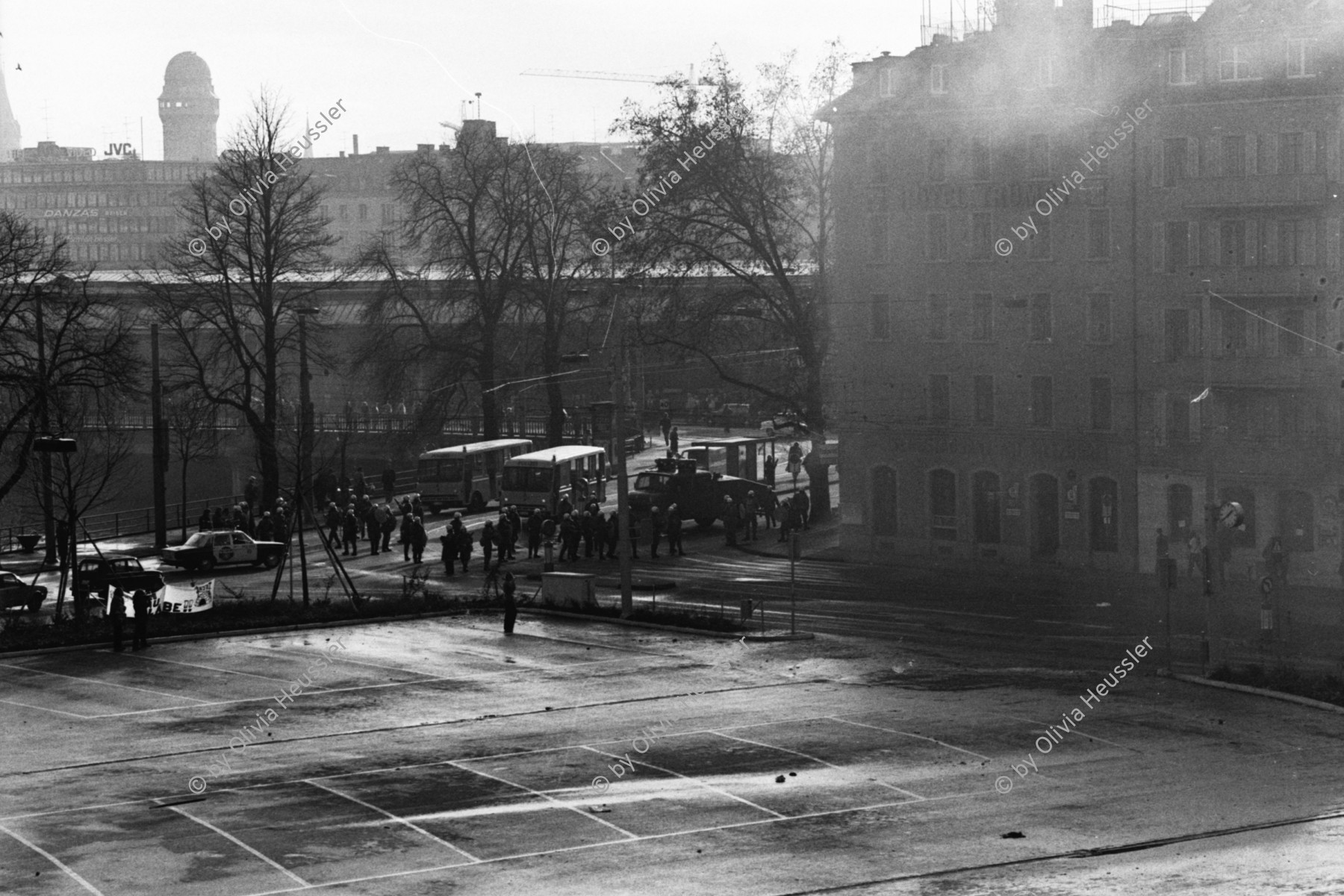 Image of sheet 19800670 photo 19: Limmatstrasse Carparkplatz Zürich 1980 

Jugendbewegung Bewegig Zürcher Jugendunruhen Demonstrationen Youth movement