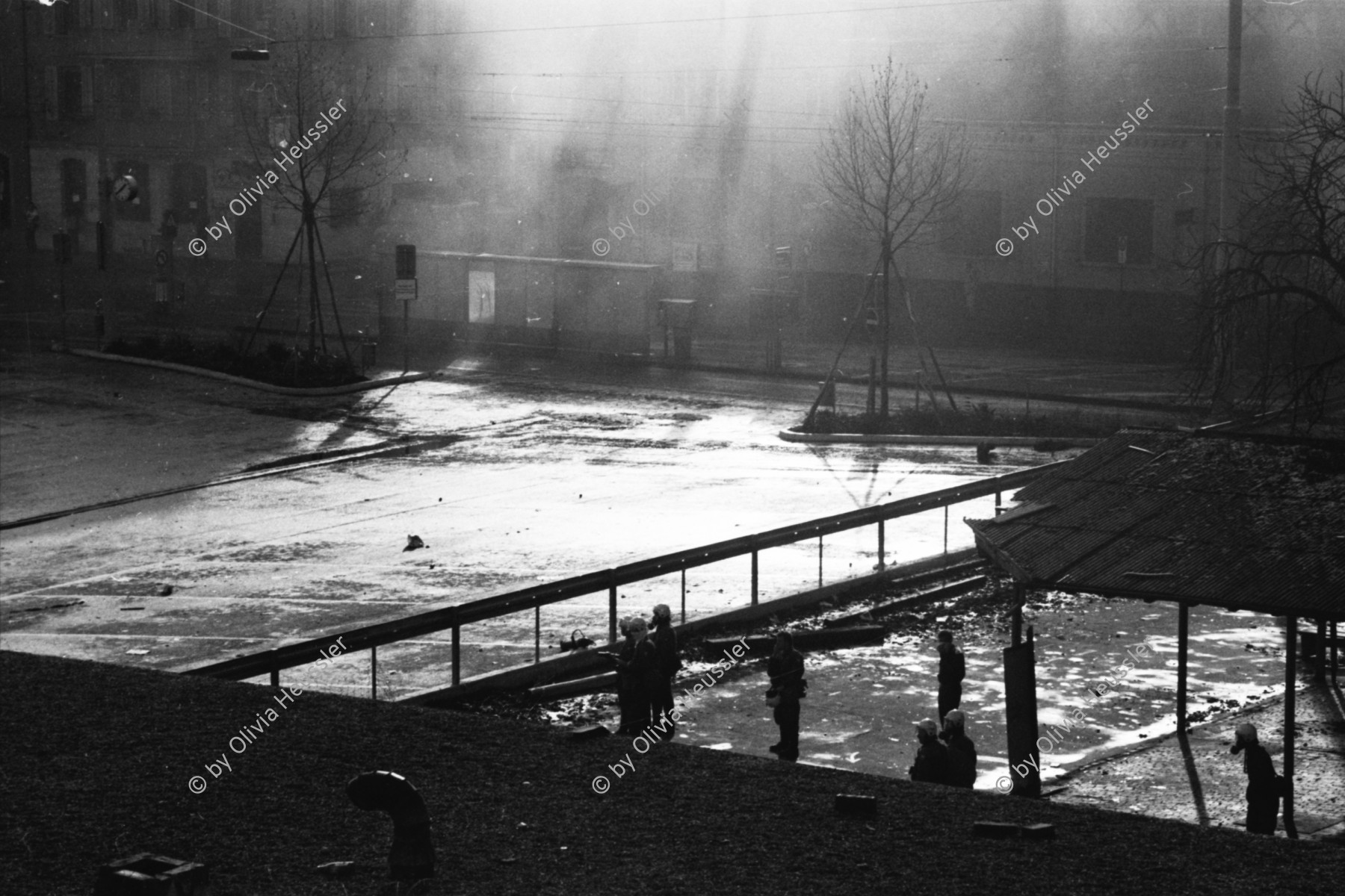 Image of sheet 19800670 photo 20: Carparkplatz vor dem besetzten AJZ Autonomen Jugendzentrum. Zürich 1980 

Youth movement Kreis fünf Zürich Schweiz Switzerland Europa Europe