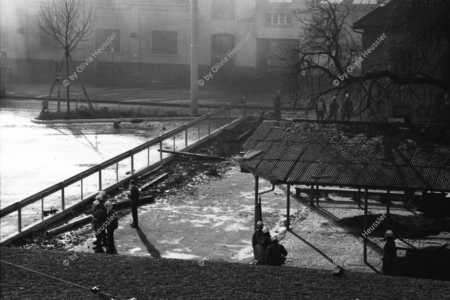 Image of sheet 19800670 photo 21: Carparkplatz vor dem besetzten AJZ Autonomen Jugendzentrum. Zürich 1980 Youth movement Kreis fünf Zürich Schweiz Switzerland Europa Europe