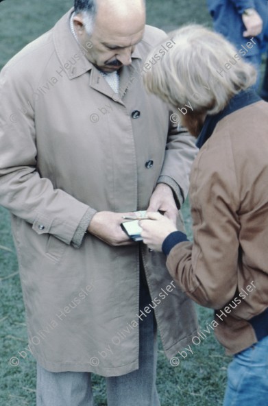 Image of sheet 19803000 photo 11: Die Polizei verhindert am 11. Oktober 1980 auf der Pestalozziwiese in Zuerich einen friedlichen Protest der Jugendbewegung und verhaftet viele.
Bewegig Zürcher Jugendunruhen Demonstrationen
youth movement