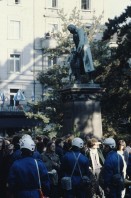 Image of sheet 19803000 photo 4: Die Polizei verhindert am 11. Oktober 1980 auf der Pestalozziwiese in Zuerich einen friedlichen Protest der Jugendbewegung und verhaftet viele.
Bewegig Zürcher Jugendunruhen Demonstrationen
youth movement