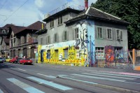 Image of sheet 19803000 photo 63: Graffiti am  Autonomen Jugendzentrum AJZ in Zuerich 1980.
Autonomous youth center occupied Zürich Switzerland Schweiz Jugendunruhen Jugendbewegung
Exhibition: Zurich, The Eighties Photobastei Zürich 2020