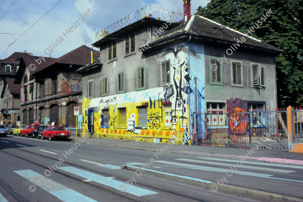 Image of sheet 19803000 photo 63: Graffiti am  Autonomen Jugendzentrum AJZ in Zuerich 1980.
Autonomous youth center occupied Zürich Switzerland Schweiz Jugendunruhen Jugendbewegung
Exhibition: Zurich, The Eighties Photobastei Zürich 2020