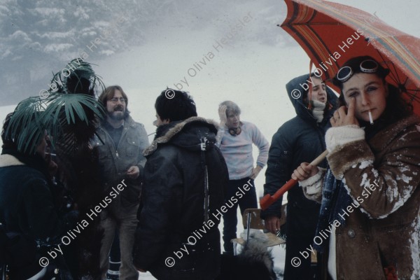 Image of sheet 19803001 photo 11: Dreharbeiten «Der Eisbrecher» Film von Urs Wäckerli, Zürich 1980.
 
Jugendbewegung Bewegig Zürcher Jugendunruhen Demonstrationen
Urs Wäckerli, Fredi Meier, Roli Fischbacher, unknown, Antonella Martegani