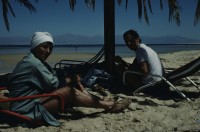 Image of sheet 19803002 photo 1: Ruth und Rolf am roten Meer, Sinai, Israel 1980.