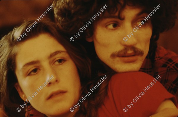 Image of sheet 19803002 photo 37: Pucci Antonella Martegani mit Freund in Paris, Frankreich 1980.