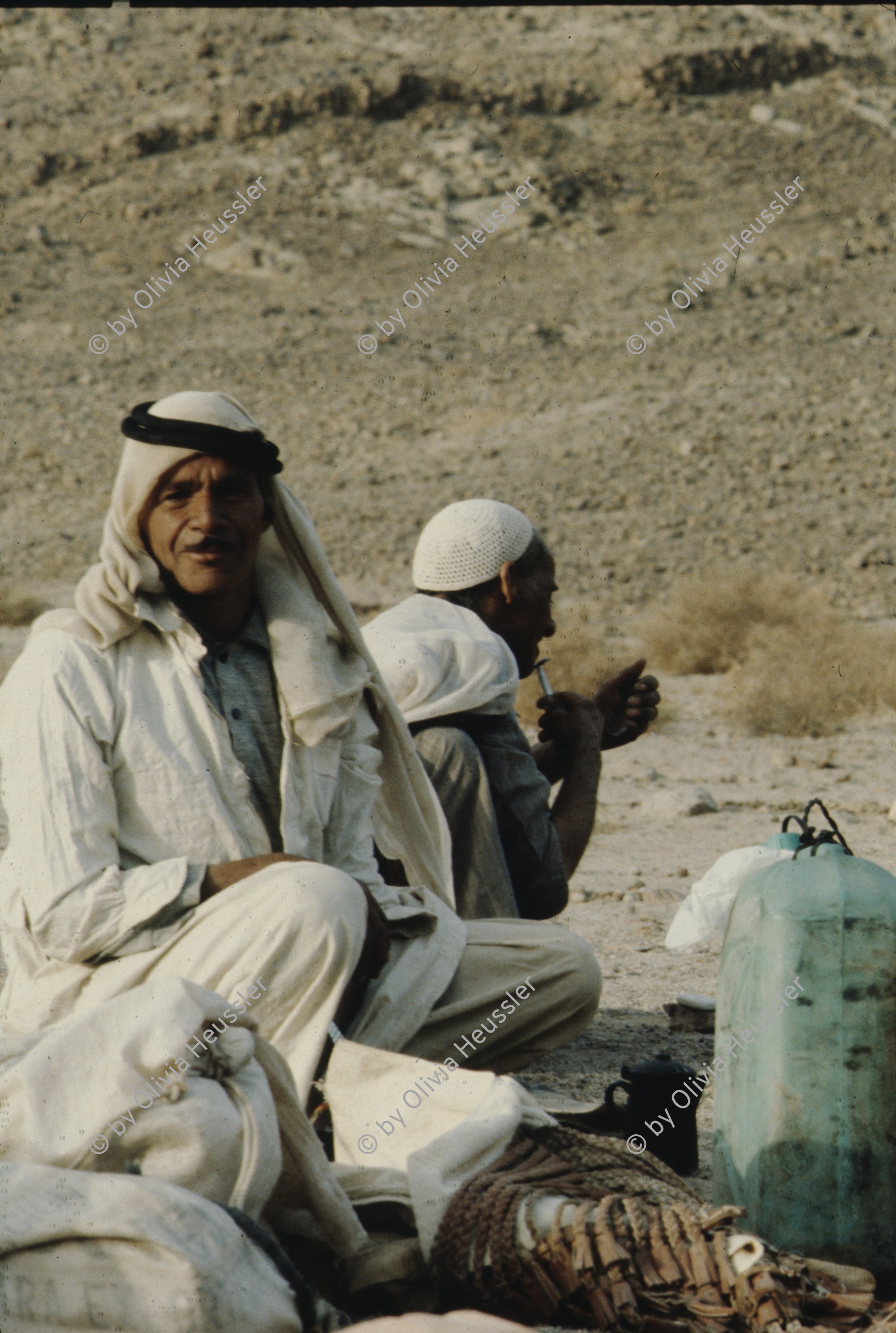 Image of sheet 19803002 photo 79: Beduin shave at the Sinai Desert, Israel 1980.