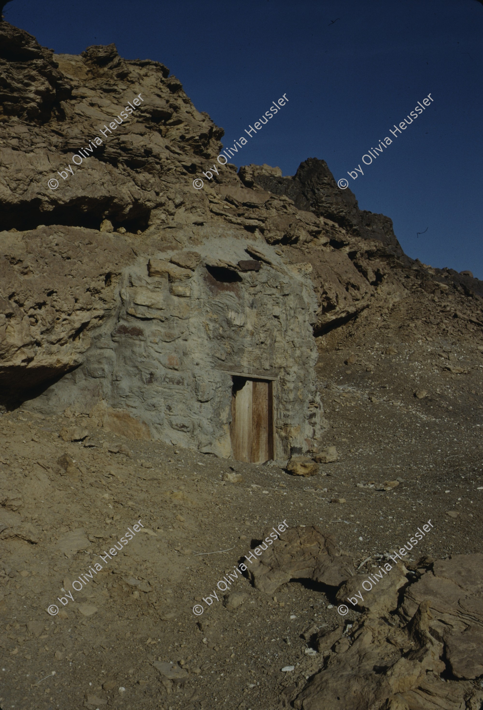 Image of sheet 19803002 photo 94: Vorratskammer für Speisen in der Sinai Wüste, Israel 1980.