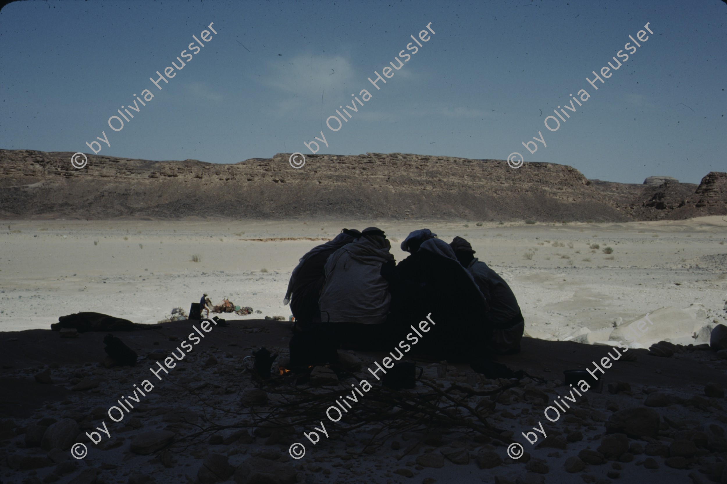 Image of sheet 19803002 photo 98: Beduins in the Sinai Desert, Israel 1980.
