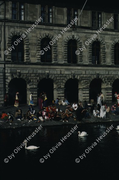 Image of sheet 19803004 photo 3: Carneval at the Reuss River, Lucerne 1980.