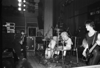 Image of sheet 19810030 photo 1: The Bucks im Volkshaus. Rams Hans Ulrich Ramseier Portrait. Vorgruppe von Plasmatics.