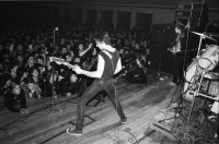 Image of sheet 19810030 photo 34: The Bucks im Volkshaus. Rams Hans Ulrich Ramseier Portrait. Vorgruppe von Plasmatics.