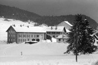 Image of sheet 19810071 photo 21: Le Sentier Vallée de Joux mit viel Schnee, Kanton Waadt 1981.
