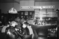 Image of sheet 19810100 photo 12: Restaurant Krokodil an der Langstrasse mit jungen Gäste, Jugendbewegung Zuerich, 1981.