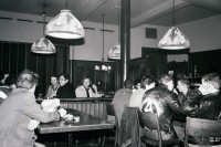 Image of sheet 19810100 photo 14: Restaurant Krokodil an der Langstrasse mit Wirtin und jungen Gästen
Zürich 1981 √ People Aussersihl Kreis 4 vier