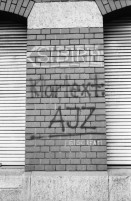 Image of sheet 19810100 photo 5: Kulturfabrik Rote Fabrik, Graffiti AJZ, Zürich 1981.