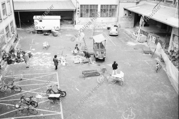 Image of sheet 19810110 photo 13: Jugendzentrum AJZ im ehemaligen Postgebäude an der Hofstrasse in Basel, 1981.