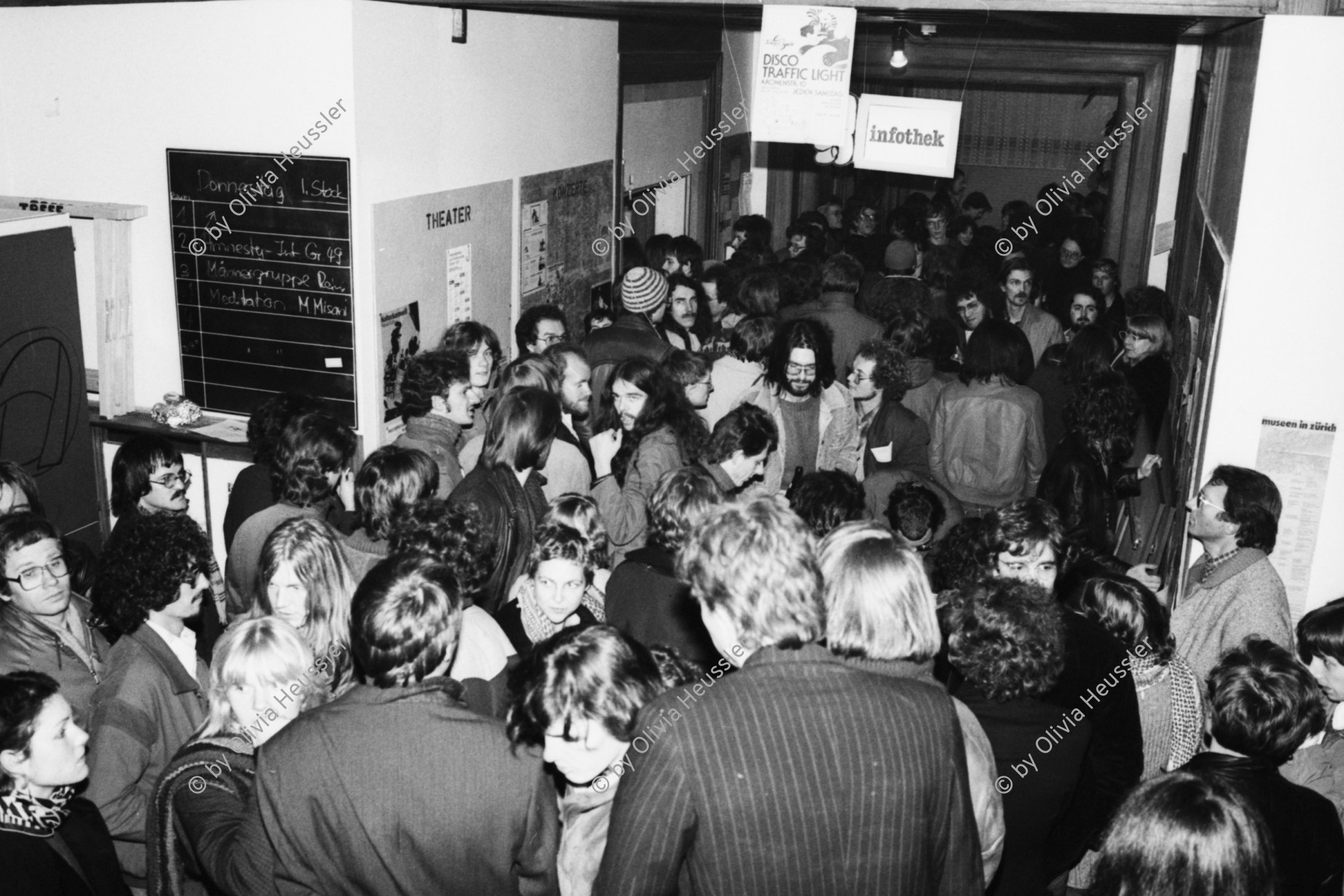 Image of sheet 19810130 photo 12: Schindlergut Besetzung am 19. Maerz 1981 
Zürich Kreis 6 Schweiz Protest Jugendbewegung Soziales
Schweiz schigu Versammlung