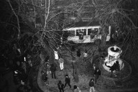 Image of sheet 19810130 photo 24: SchindlergutAJZ  Besetzung mit Vollversammlung Graffiti Zürich, 1981.
»Wir werden noch leben, Ihr seid schon lange tot!!«