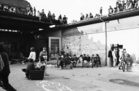 Image of sheet 19810162 photo 26: Besetzung des Autonomen Jugendzentrum AJZ Zuerich, 1981.
Stacheldraht. »Wir temporären und du?« Werbung für ADIA Jobvermittlung Plakat.

Jugendbewegung Zürcher Bewegung Autonomes Jugendzentrum
Youth movement Zürich Schweiz Switzerland 

gerahmt framed with passepartout 40 x 60 cm
