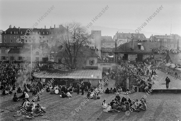 Image of sheet 19810162 photo 37: Jugendbewegung Zürcher Bewegung Autonomes Jugendhaus 
Youth movement Kreis fünf Zürich Schweiz Switzerland 
Aus: Zürich Sommer 1980 p.17
Exhibition: Fotomuseum Winterthur