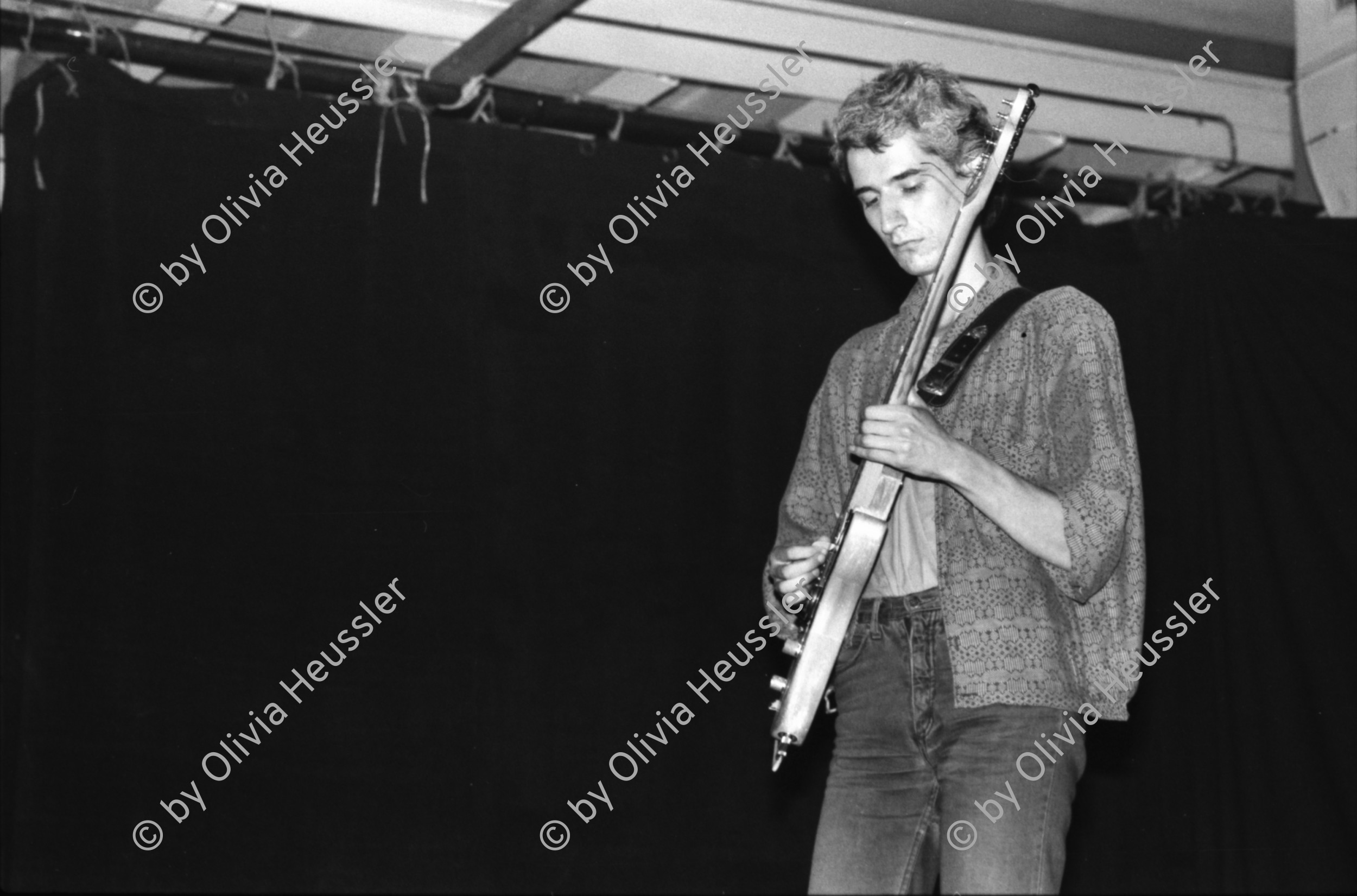 Image of sheet 19810250 photo 12: Konzert W84: Jörg Walker, Rote Fabrik, Zürich 1981.