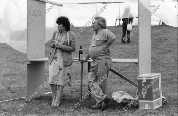 Image of sheet 19810260 photo 8: Zirkus Rigolo in Percy's Zelt . in Flawil und andere Aktion mit Teufel und Flugzeug Schwanz und Schweizerkreuz. Federn