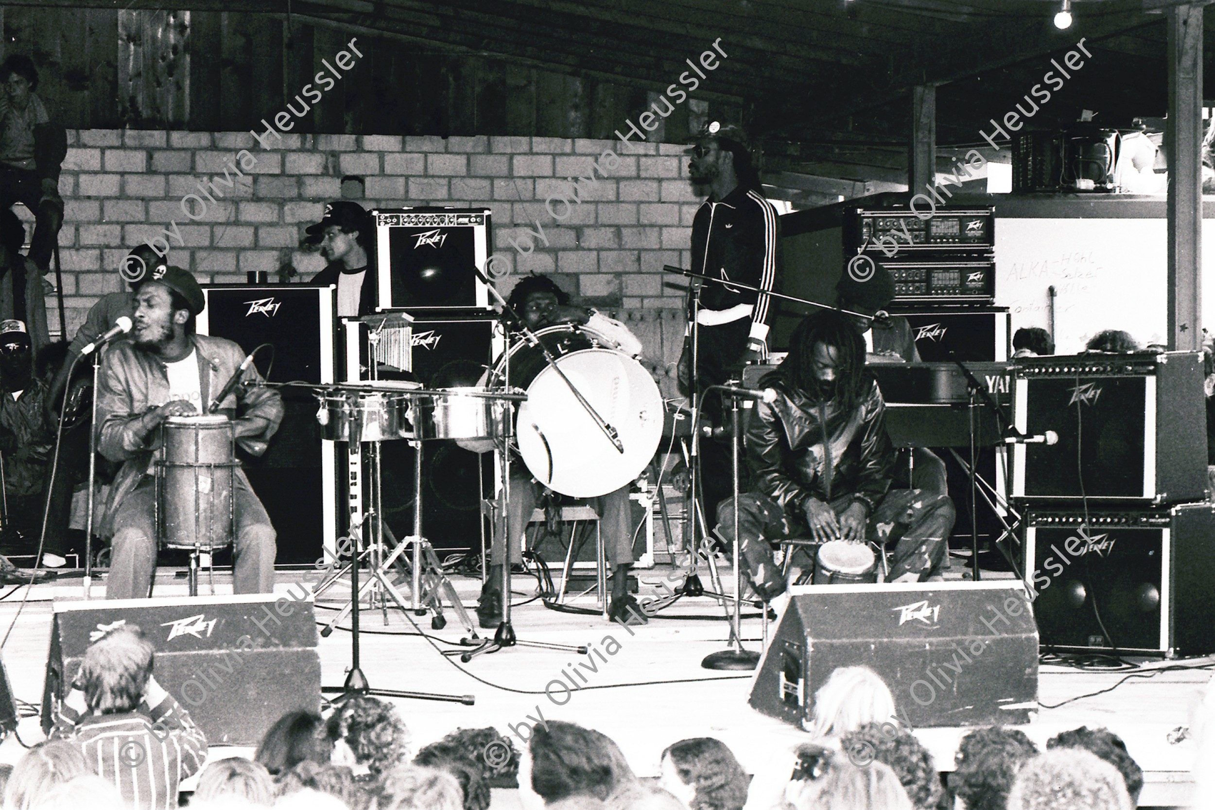 Image of sheet 19810290 photo 18: Jimmy Cliff im AJZ durch Roger Schavinski Masse auf dem Carparkplatz
Jugendbewegung Limmatstrasse Bewegung Zürich
Zürich youth movement 1981 √ concert reggae music
