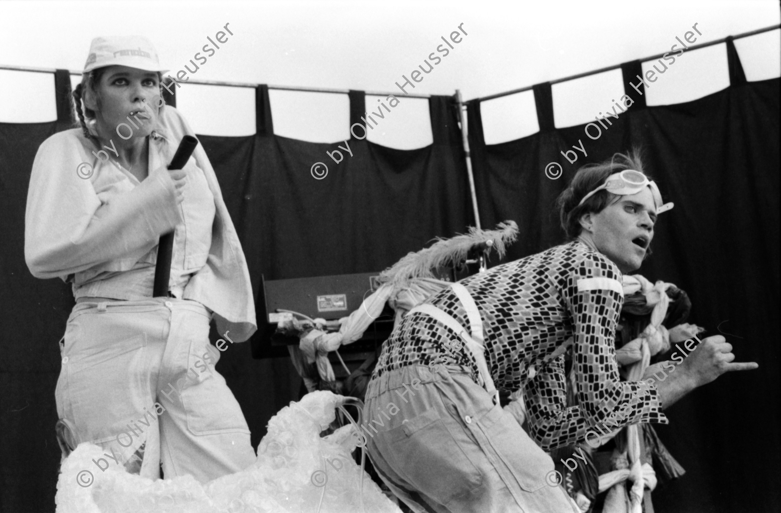 Image of sheet 19810310 photo 18: Bumper to Bumper's mit Yvonne Vogel und Knopp Hinterecker Ekta
Autonomes Jugendzentrum Bewegung Kultur Jugendunruhen