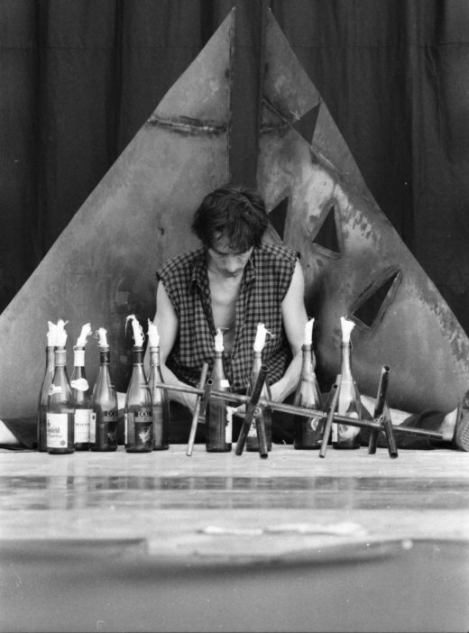 Image of sheet 19810310 photo 20: Bumper to Bumper's mit Yvonne Vogel und Knopp Hinterecker Ekta
Autonomes Jugendzentrum Bewegung Kultur Jugendunruhen