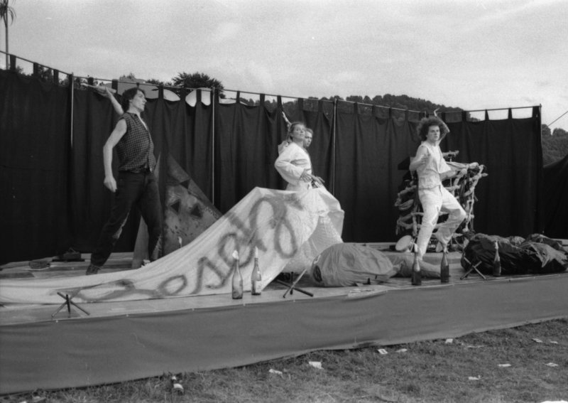 Image of sheet 19810310 photo 22: Bumper to Bumper's mit Yvonne Vogel und Knopp Hinterecker Ekta
Autonomes Jugendzentrum Bewegung Kultur Jugendunruhen