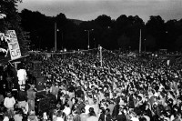 Image of sheet 19810310 photo 4: Aus; Zürich, Sommer 1980 p.52
Gratiskonzert mit Jimmy Cliff für Roger Schawinski organisiert im AJZ auf dem Carparkplatz
Autonomes Jugendzentrum Bewegung Kultur Jugendunruhen 
Zürich youth movement 1981 √