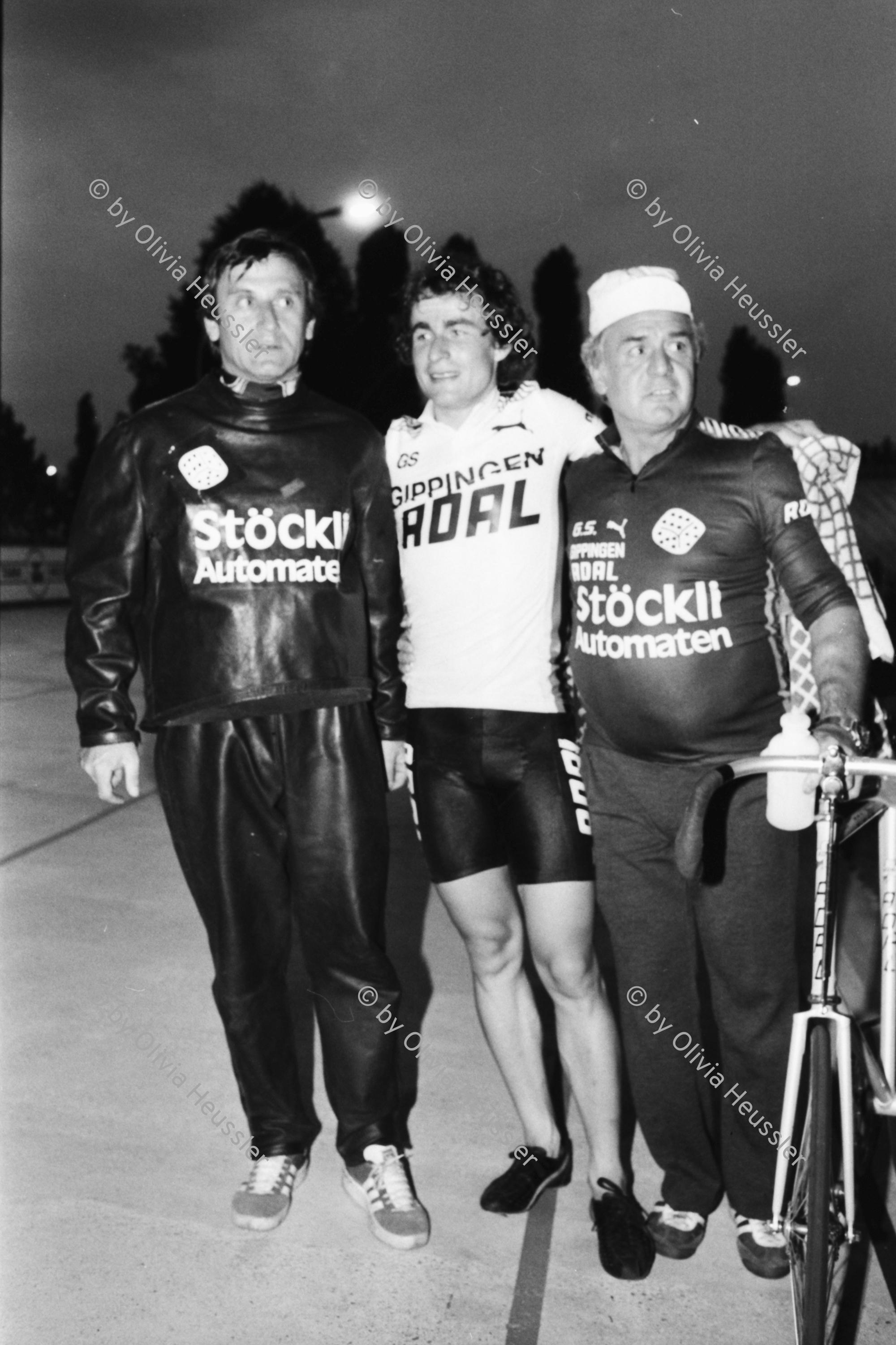 Image of sheet 19810350 photo 20: Weltrekord von M. Hürzeler 50km auf der Radrennbahn Zürich Oerlikon 1981.
Zürich Velo rennen Sport rad