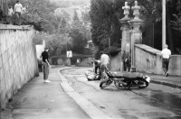 Image of sheet 19810480 photo 30: Portrait Lino Ventura bei Dreharbeiten an der Künstlergasse für Espion lève toi. «Zürich connection» Zürich, Schweiz 1981